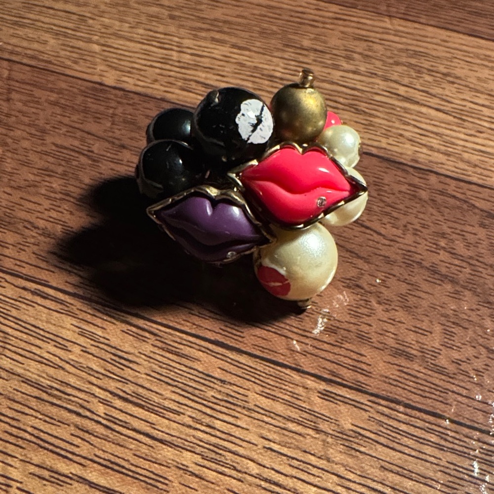 Betsey Johnson Multicolor Lips and Pearls Ring